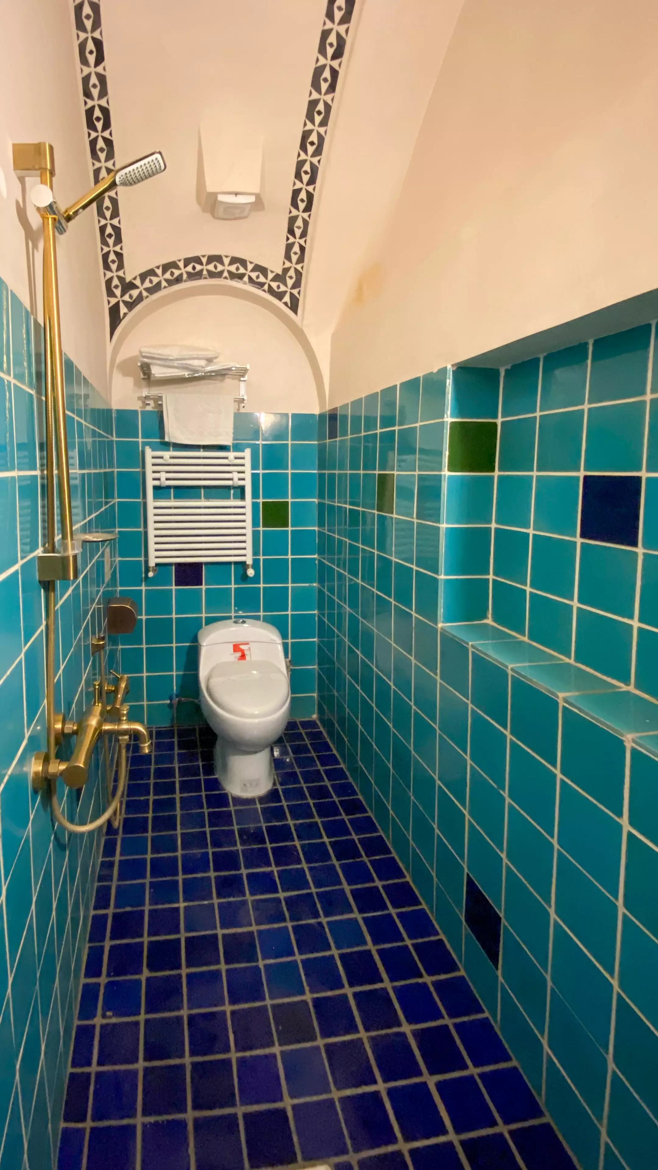 Alibaba https://cdn.alibaba.ir/ostorage/hotel-accommodation-images/6704d9b6ab97af8211911cc7_aff7e923-1eab-4447-8658-fd1aff74f256_دبل (1).webp